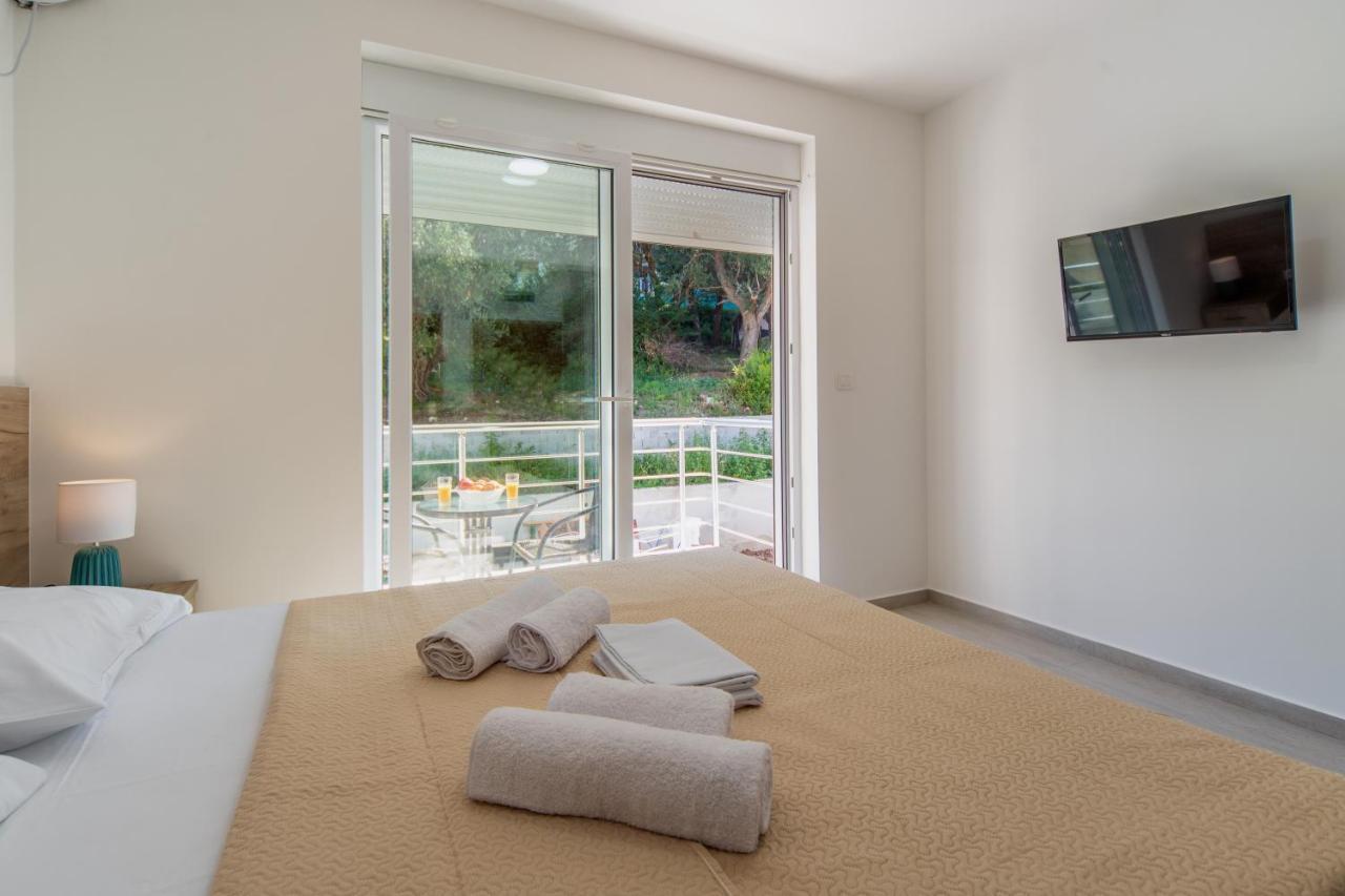 Grejm Lux Family Apartments Petrovac Екстериор снимка