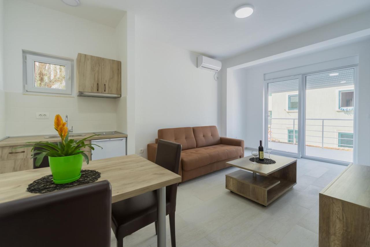 Grejm Lux Family Apartments Petrovac Екстериор снимка