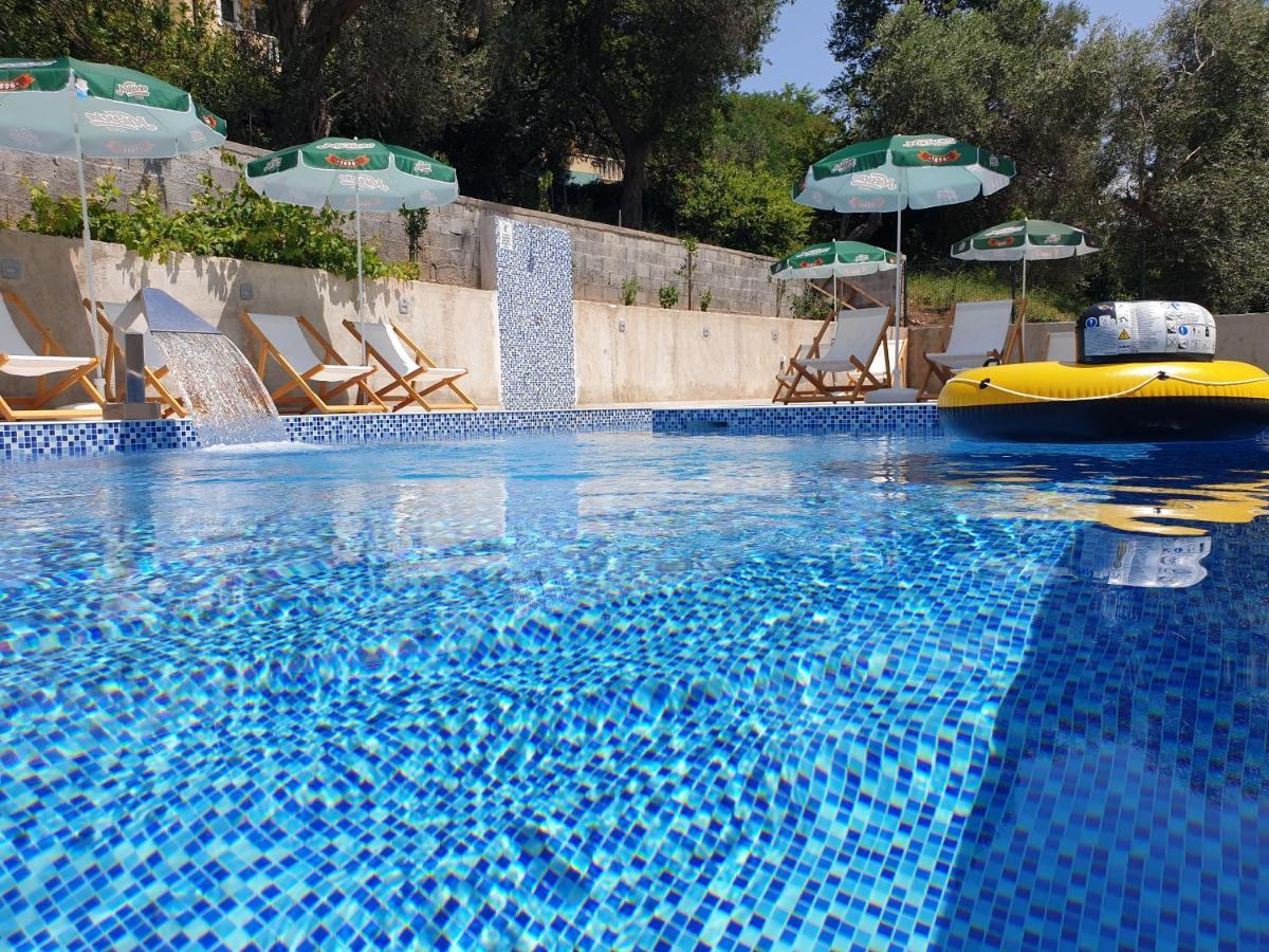 Grejm Lux Family Apartments Petrovac Екстериор снимка